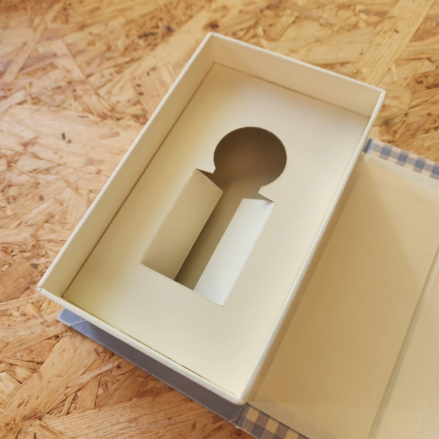 �����{�g���p�̒��g�̐��쎖��